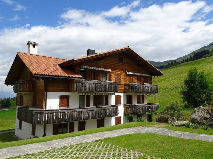 Ferienwohnung für 4 Personen, mit Balkon in Obersaxen