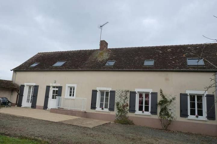 Gîte pour 10 personnes, avec jardin à Vallon-sur-Gée