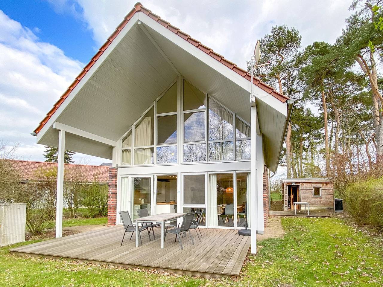 Ferienhaus Wiesengeflüster E2 | nur 3 Gehminuten zur Müritz und mit Sauna in Röbel, Lago Müritz