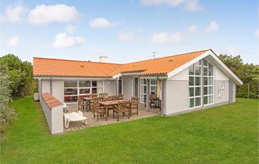 Ferienhaus für 12 Personen, mit Whirlpool und Sauna sowie Pool und Terrasse, mit Haustier in Kærgården