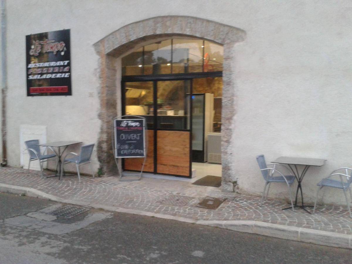 Appartement entier, One-Bedroom Apartment in Entrecasteaux, Région de Brignoles