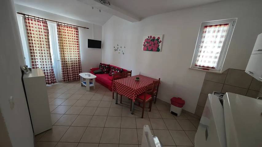Gîte pour 4 personnes, avec terrasse à Jelsa - 2
