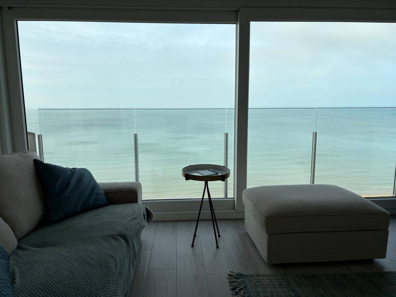 Geheel appartement, Middelkerke Zeezicht Appartement voor 6 personen in Middelkerke, Belgische Kust