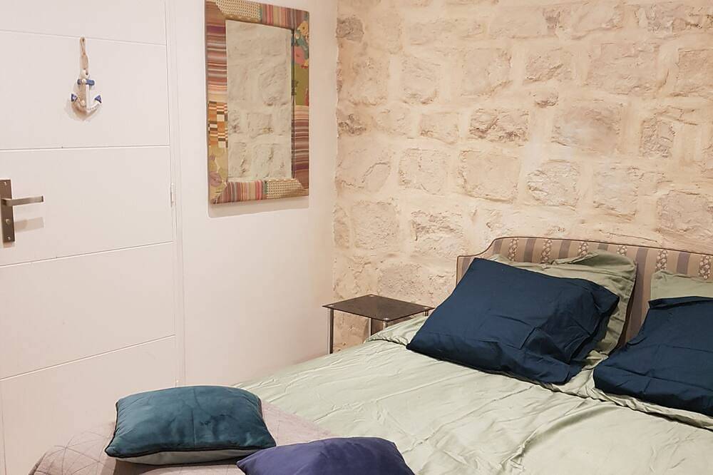 Apartamento inteiro, 5mn from Paris Porte de Bercy, and 30mn from Disney. Pets welcome! in 12th Arrondissement, Paris