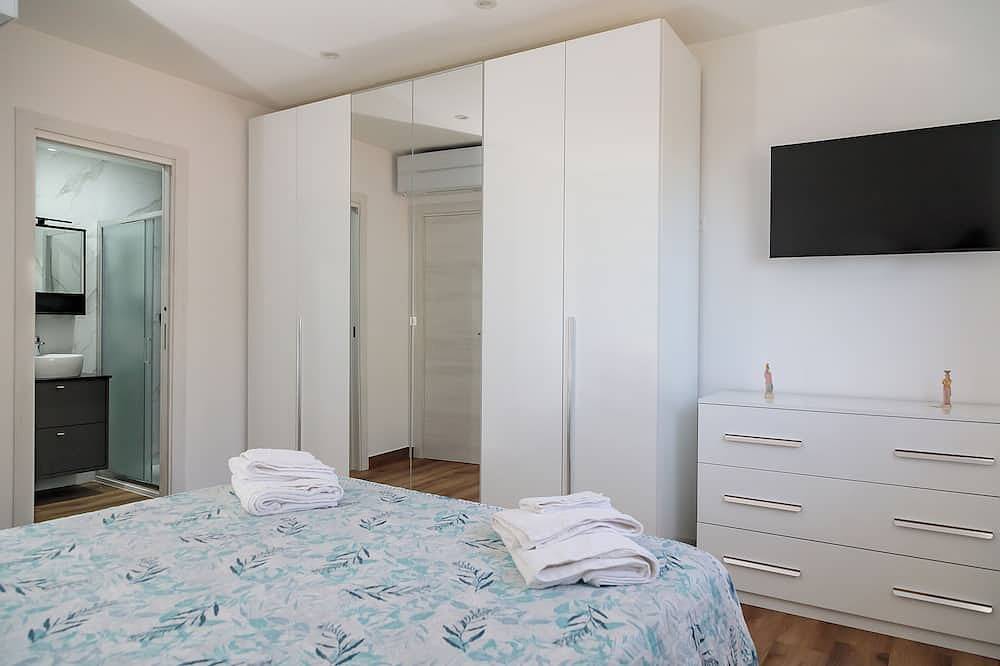 Villa Nikita nestled in the greenery of Capodimonte with breathtaking views and ample space. in Neapel, Neapel Provinz