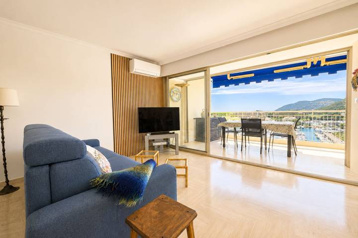 Gîte pour 8 personnes, avec piscine et terrasse dans Port de Cannes Marina - 4