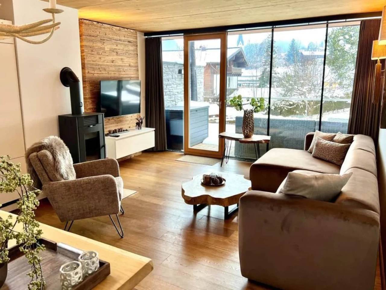 Malerische Alpenunterkunft mit Balkon und Sauna in Neukirchen am Großvenediger, Pinzgau
