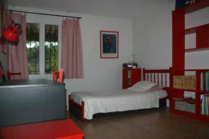 Location de vacances pour 12 personnes, avec jacuzzi ainsi que jardin et balcon à Puyloubier - 2