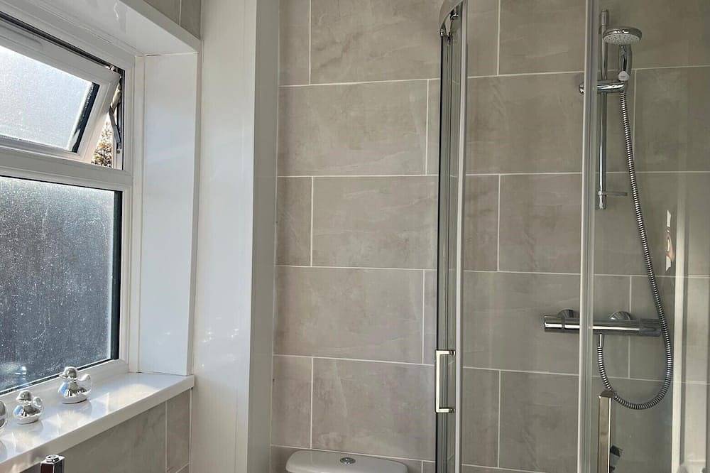 Apartamento entero, Rare Spacious 4 bed 4 en-suite apartment, 8 guests, free parking, fast wifi! in Warwick, Warwickshire