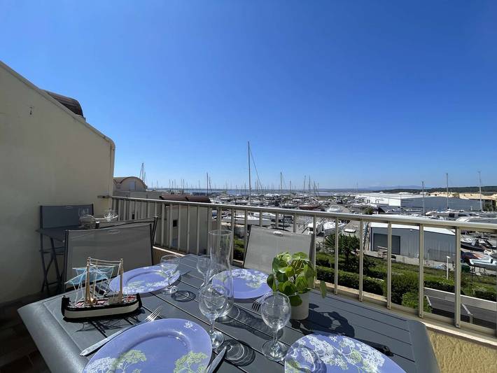 Gîte pour 6 personnes, avec Terrasse et Piscine dans Port de Gruissan