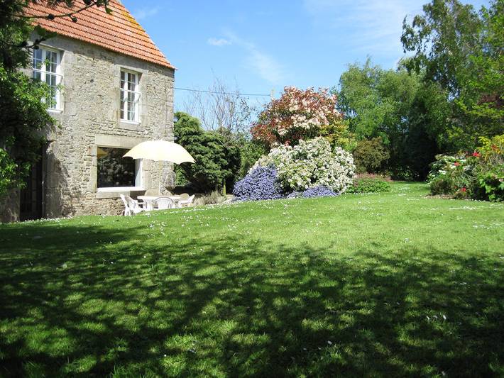 Gîte pour 6 personnes, avec terrasse et jardin, animaux acceptés