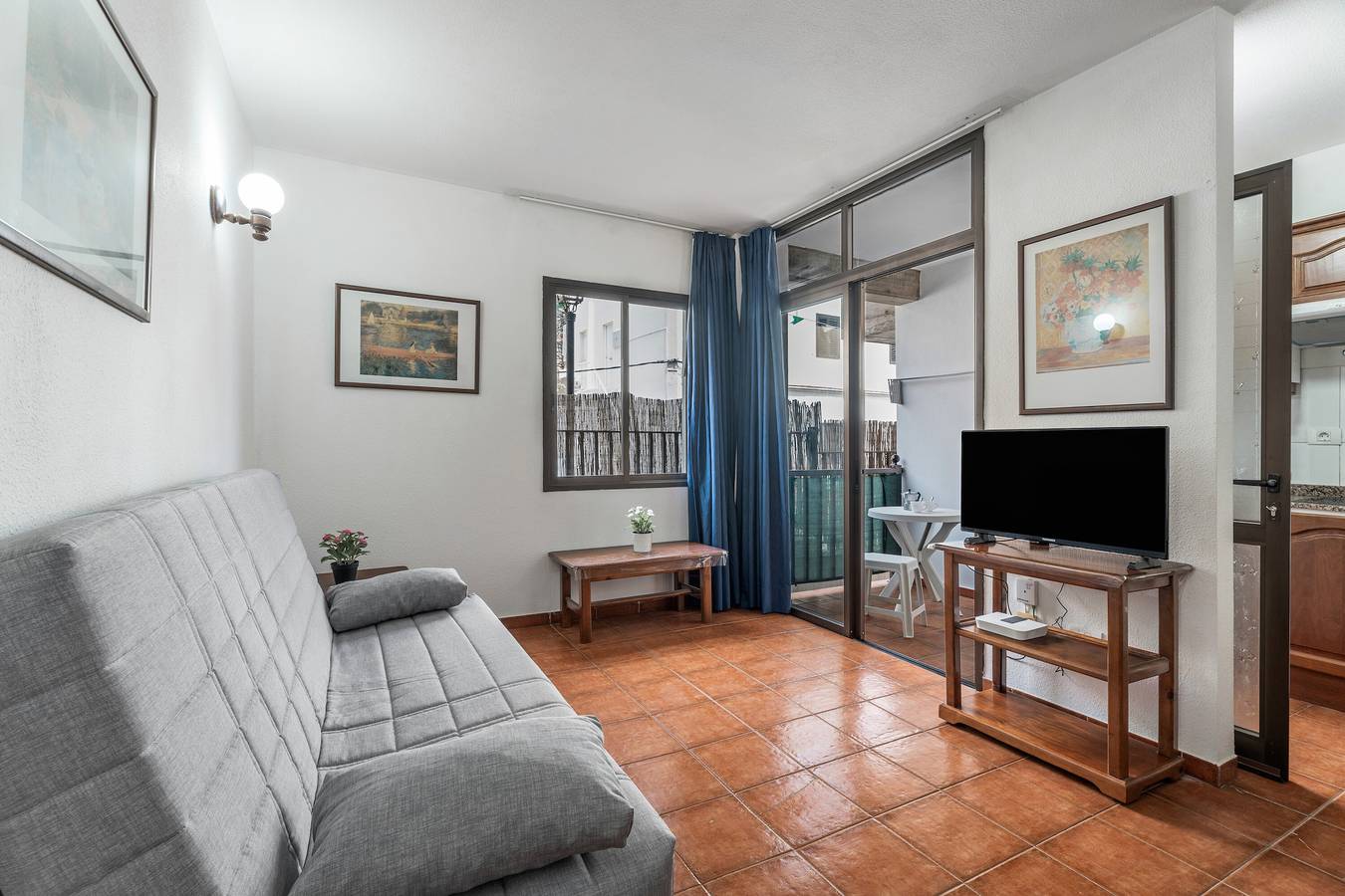 Entire apartment, Apartment 'Sol Dorado' with Shared Pool, Private Terrace and Wi-Fi in La Trinchera, La Gomera