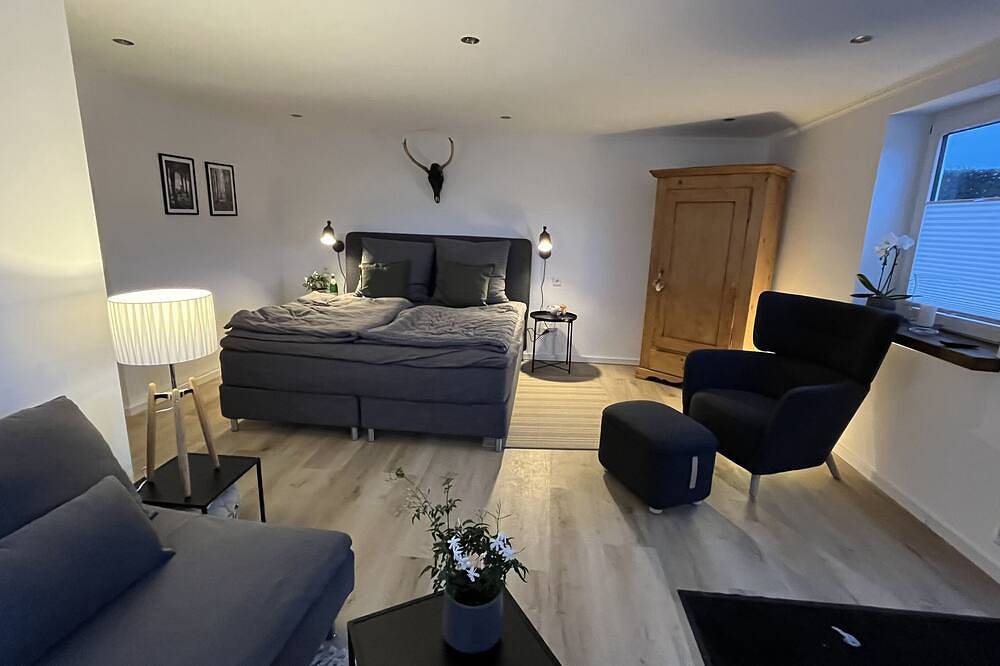 Ganze Wohnung, Appartement Eifelglück Gemütliche Fewo mit Sauna und Blick auf die Kasselburg in Pelm, Vulkaneifel