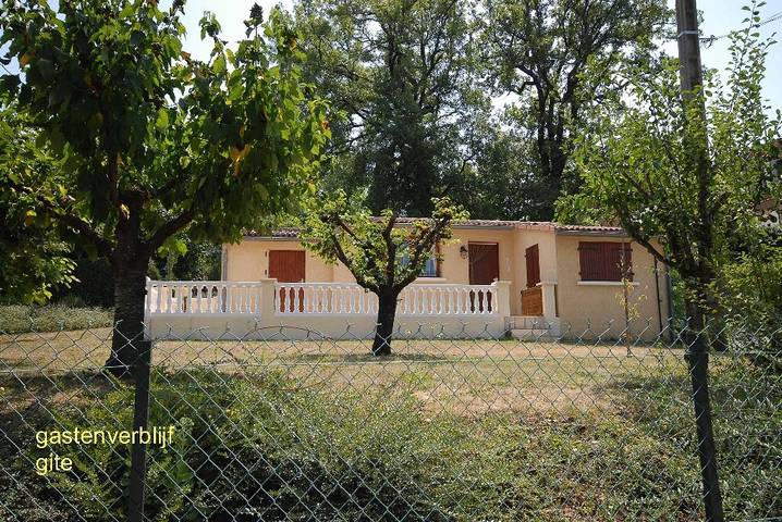 Gîte pour 5 personnes, avec piscine à Molières-sur-Cèze