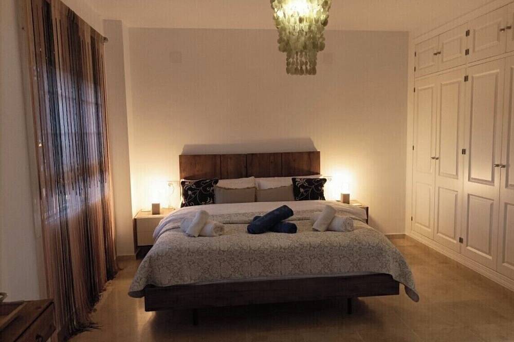 Schöne Villa in Strandnähe. Abgeschiedener Garten mit privatem Pool. in Playa Nueva Umbría, El Portil