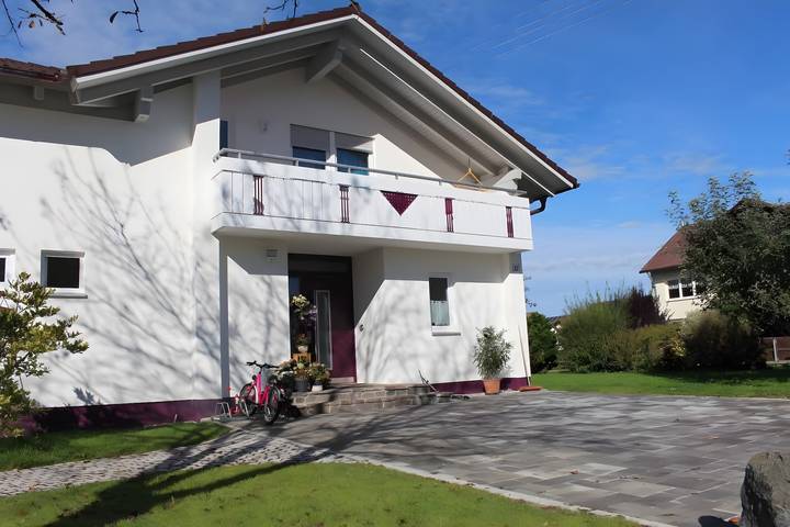 Geheel appartement, Vakantiewoning Am Wiesenweg met privéterras en wifi in Mauerstetten, Zwaben (Bayern)