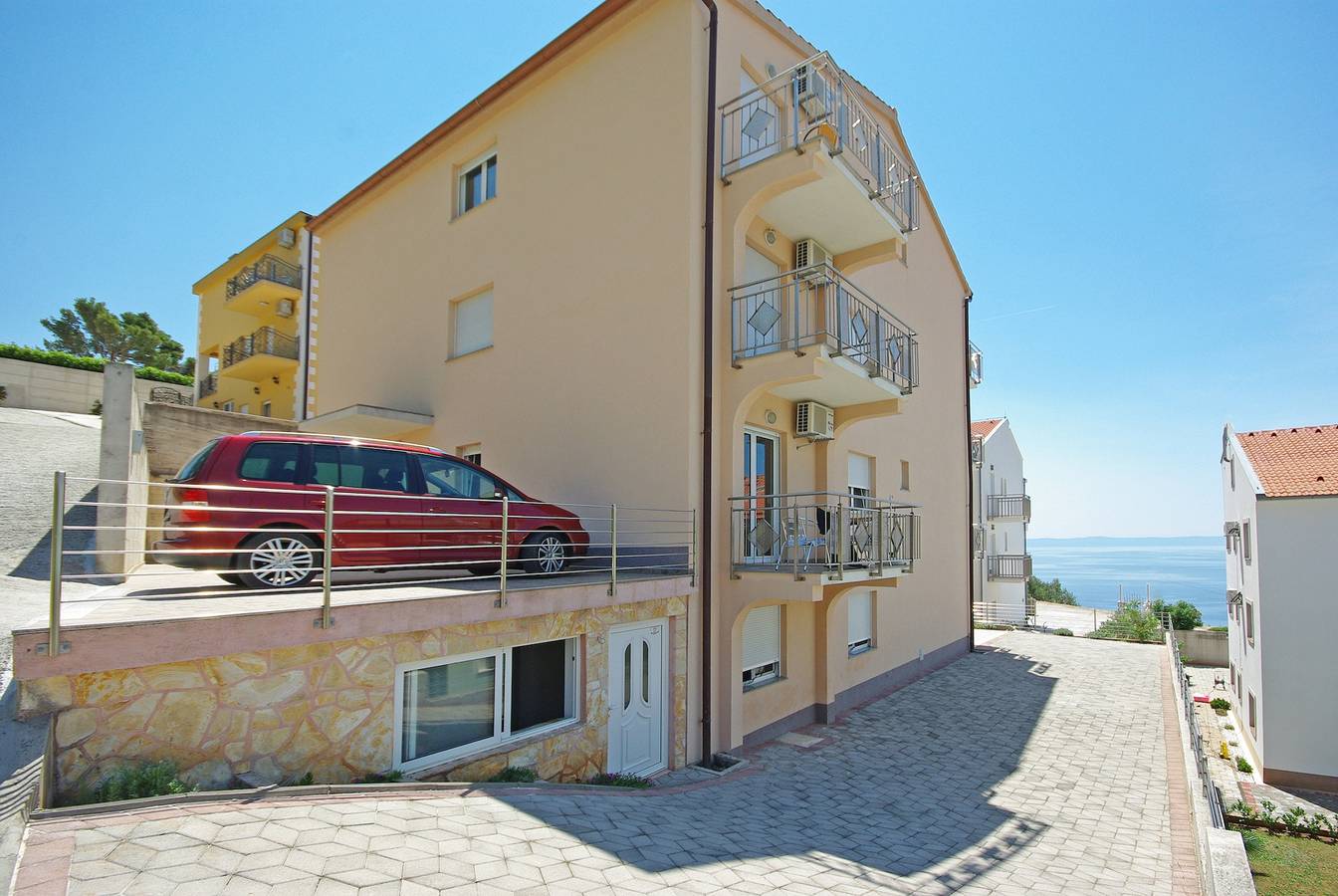 Ganze Wohnung, 2-Zimmer-Ferienwohnung mit Balkon und Meerblick Krvavica, Makarska A-18911-a in Krvavica, Makarska Riviera