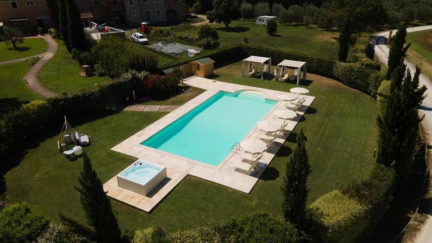 Casa vacanza per 4 persone, con Idromassaggio e Giardino nonché Piscina e Panorama a Ponsacco