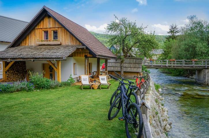 Chalet per 6 persone, con sauna e giardino nonché panorama, con animali domestici in Alpi Giulie