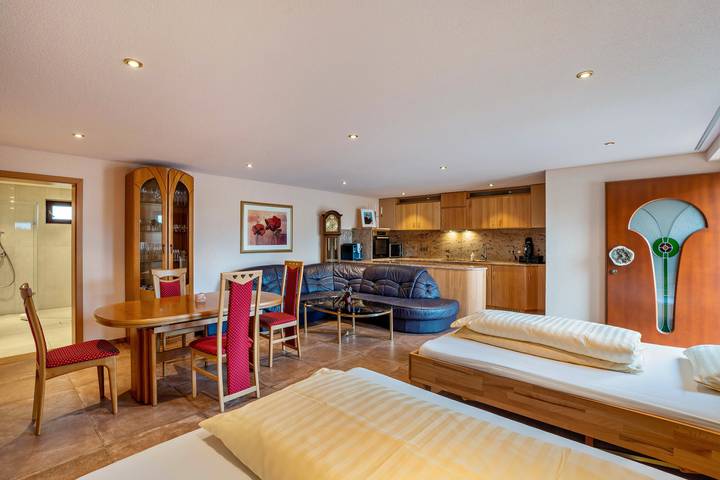 Ganzes Studio, Einzimmerapartment 'Haus Am Bächel 2' mit Gemeinschaftsterrasse und Wlan in Sasbach (Ortenau), Ferienregion Sasbachwalden Region