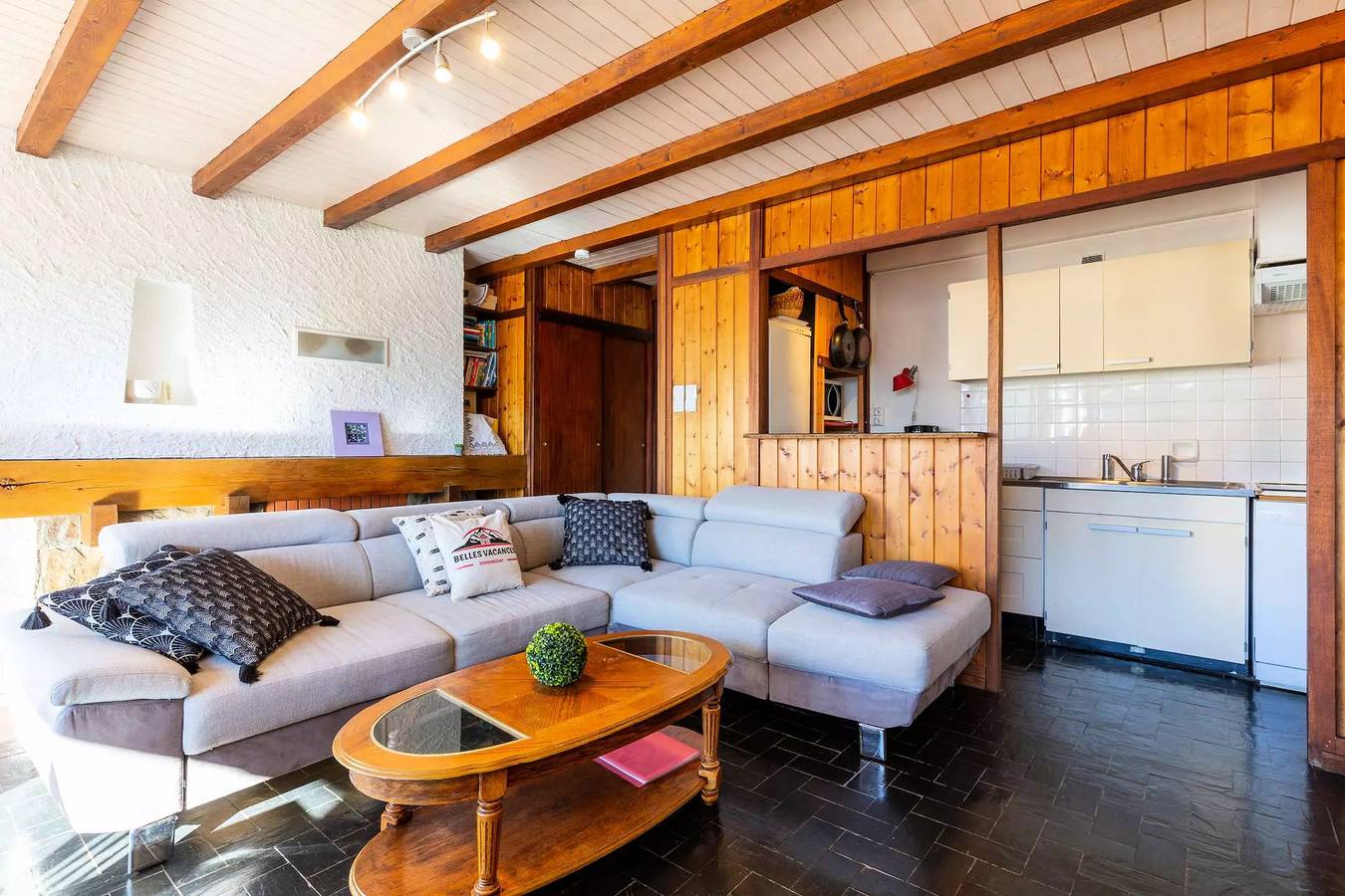 Entire apartment, Apartment 7 people near ski slopes of Pla d'Adet in Saint-Lary-Soulan, Pyrenees National Park