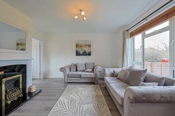 Holiday Rental for 5 People in Slough, Berkshire, Photo 2