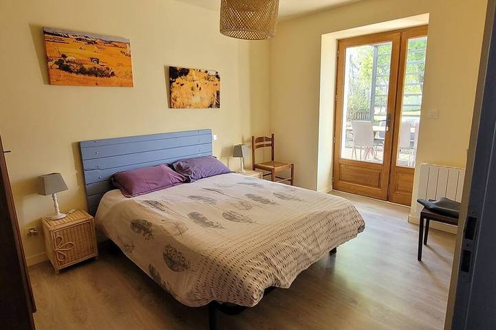 Location de vacances pour 14 personnes, avec jardin et balcon, animaux acceptés à Sampzon - 2