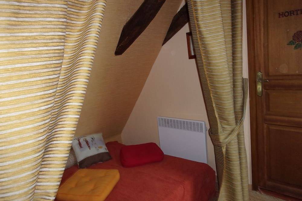 Maison Du 18éme Rénovée Dans Village Calme, pour repos & détente in Saint-Hilaire-Peyroux, Région de Tulle