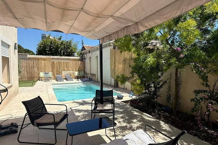 Maison de vacances pour 8 personnes, avec piscine à Nîmes