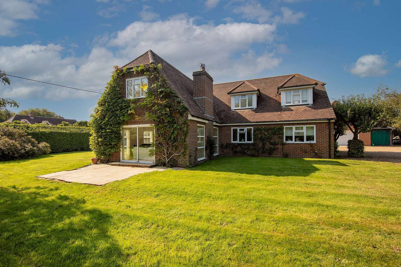 Secluded rural retreat, close to beach - sleeps 12 in Earnley, Sussex de l'Ouest