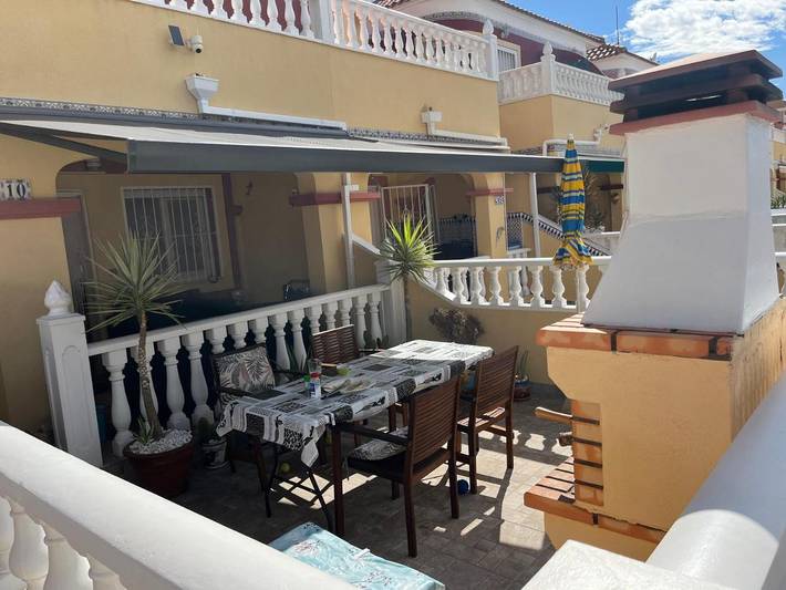 Villa voor 4 personen, met terras en zwembad in Orihuela Costa