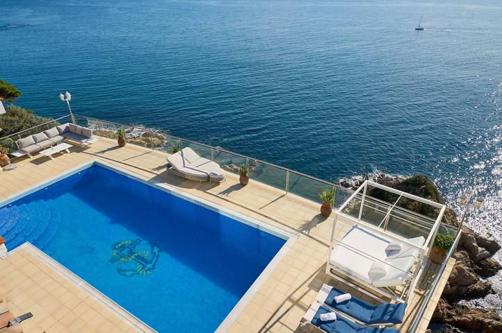 Chalet para 12 personas, con terraza además de sauna y jacuzzi en Provincia de Gerona - 3