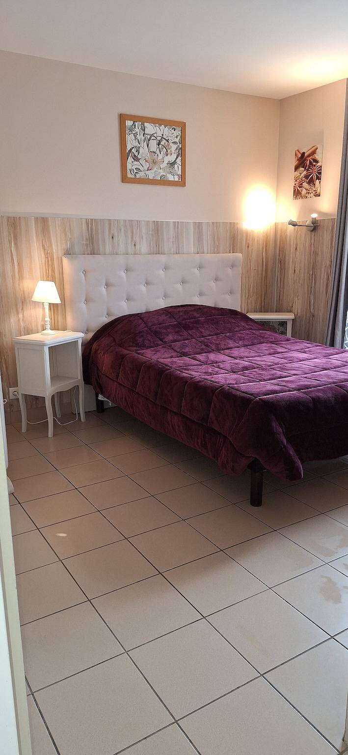 Zimmer 'Le Meslay Nr. 1' mit geteilter Terrasse, gemeinsamem Garten und Wlan in Fyé, Sarthe