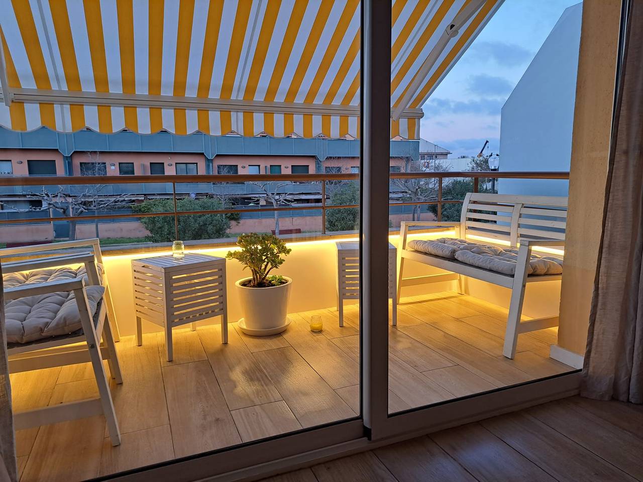 Apartamento entero, Apartamento de vacaciones para 4 personas con balcón in Palafolls, Costa del Maresme