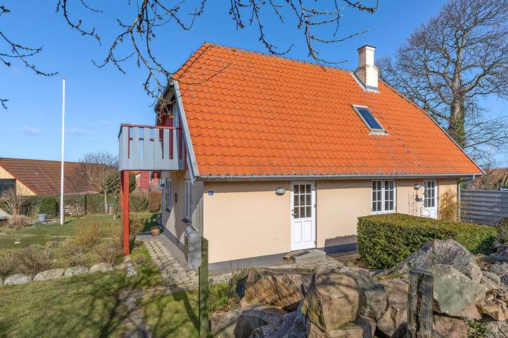 Ferieudlejning for 6 personer, med Terrasse i Sandvig