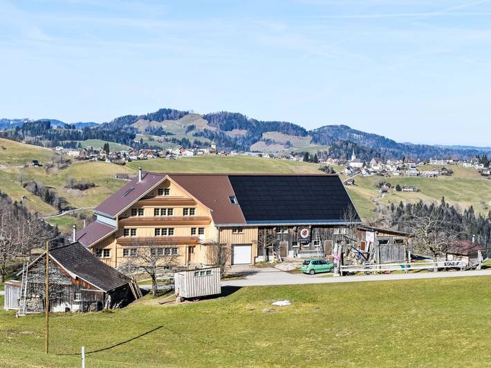 Vacation rental for 8 people, with terrace in Switzerland