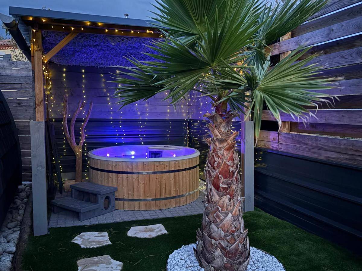 Appartement entier, A l ombre des pods Chardonnay et spa in Saint-Hilaire, Région de Limoux