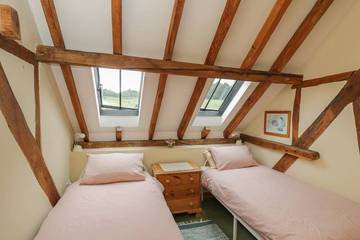 Cottage for 13 People in Rockbourne, New Forest, Photo 2