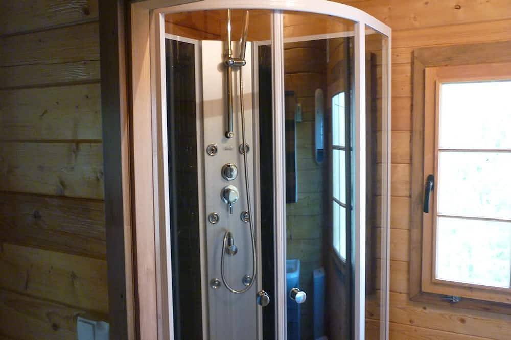 Location Chalet Bois En Pleine Nature in Neschers, Région de Besse-et-Saint-Anastaise