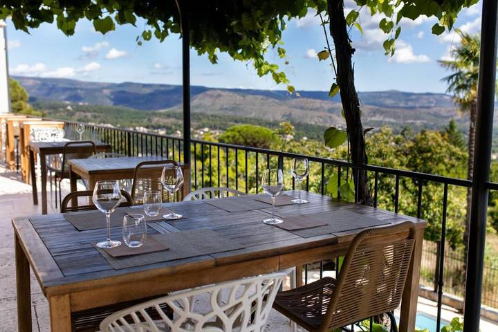 Maison d’hôte pour 4 personnes, avec sauna et jardin ainsi que vue et piscine en Ardèche - 2