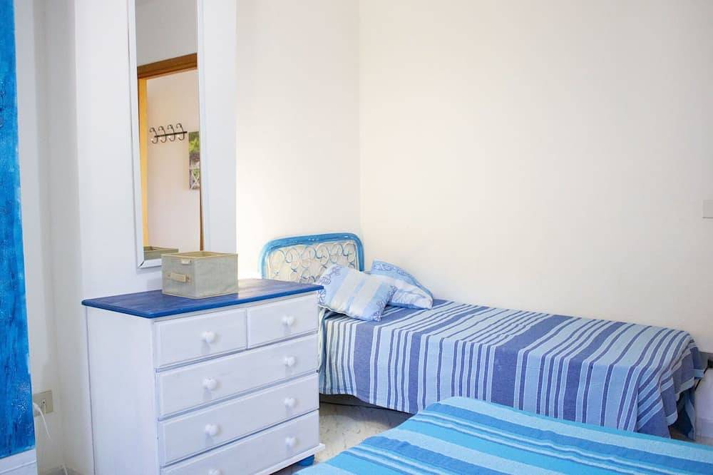 Entire apartment, Cosy apartment for 5 guests with Wifi, A/C, Tv, terrace, pets allowed, panoramic view and parking in Tancau sul Mare, Santa Maria Navarrese