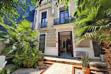 Ferienhaus für 10 Personen, mit Balkon und Whirlpool sowie Garten in Valencia