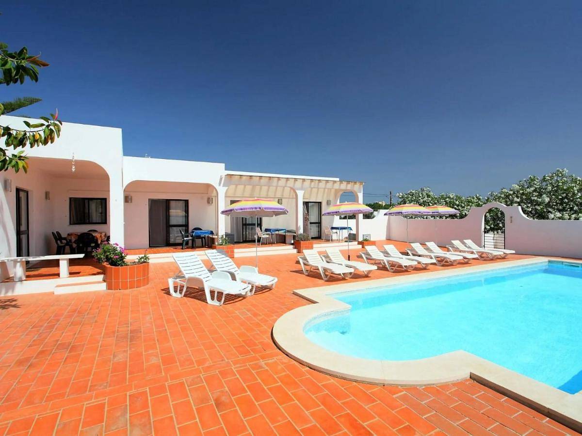 Five-Bedroom House in Altura, Distrito de Faro