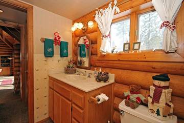 Log Cabin for 8 People in Big Bear Lake, San Bernardino County, Photo 2