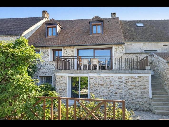 Gîte pour 6 personnes, avec vue et jardin dans Dammartin-sur-Tigeaux