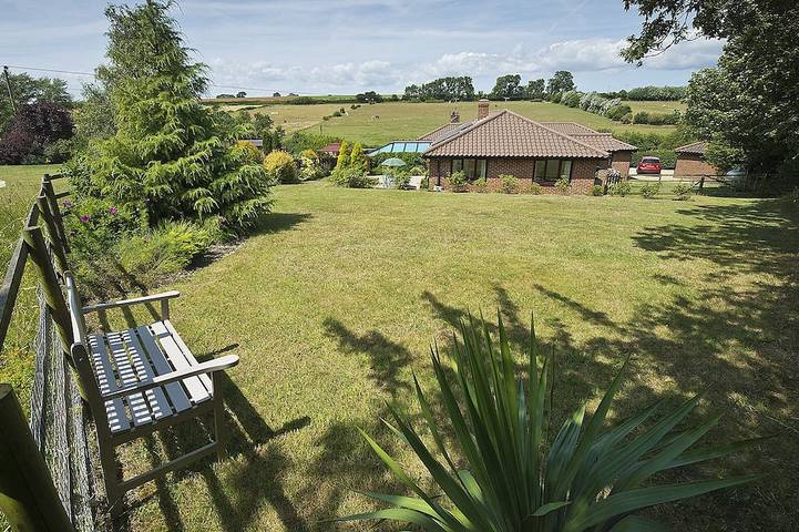 Vakantiehuis voor 4 personen, met terras en tuin, met huisdier - 1