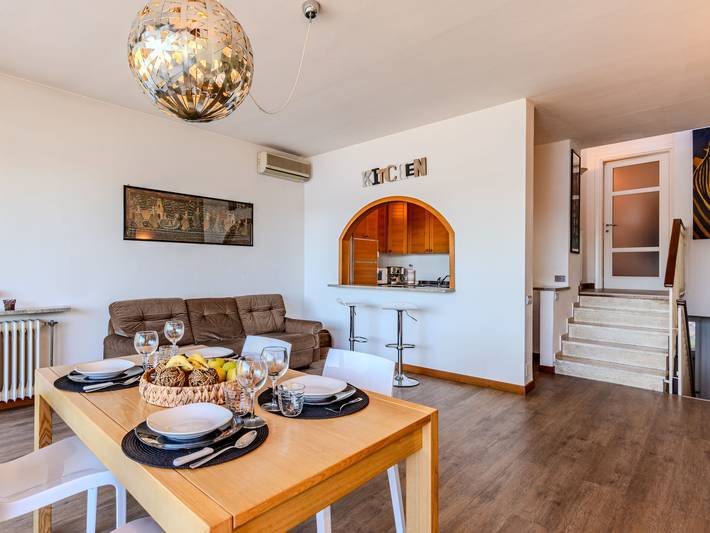 Gîte pour 4 personnes, avec terrasse et vue sur le lac dans Ispra - 4