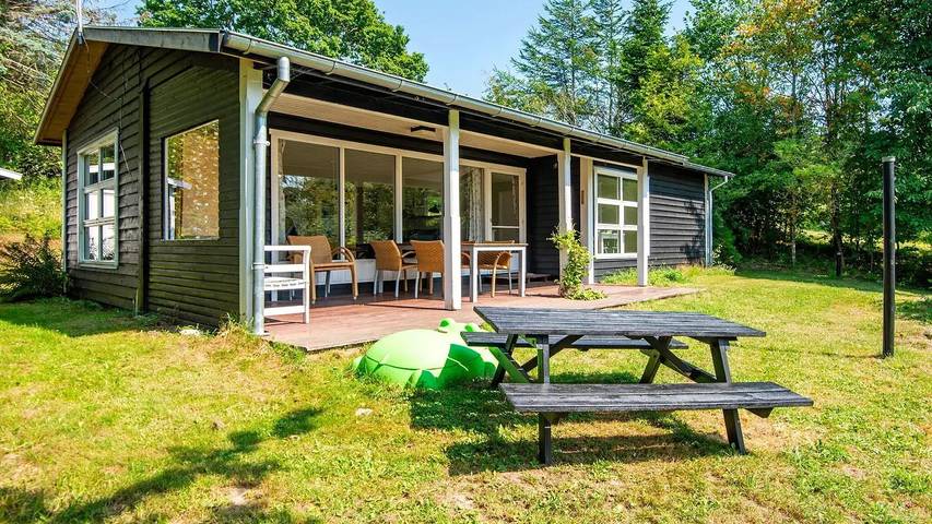 Ferienhaus für 7 Personen, mit Terrasse in Knebel