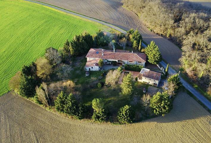Gîte pour 4 personnes, avec Jardin et Piscine à Roquevidal