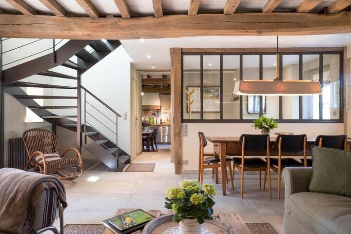 Location de vacances pour 4 personnes, avec vue et jardin à Levernois - 2